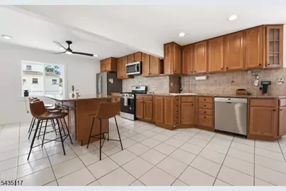 331 Newark Ave, Union Township, NJ 07083 - Photo 7