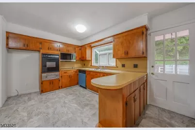 638 River Rd, Chatham Township, NJ 07928 - Photo 9