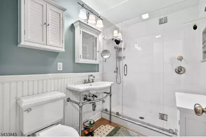 73 South Rd, Bloomingdale, NJ 07403 - Photo 29