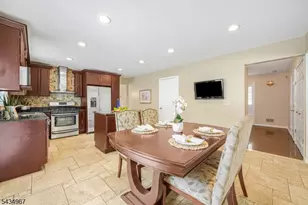 45 Holyoke Ct, Wayne, NJ 07470 - Photo 9
