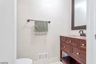 8 Ashley Ct, Franklin Township, NJ 08873 - Photo 19