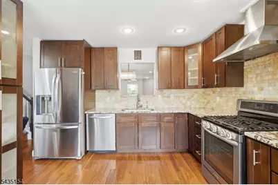 8 Ashley Ct, Franklin Township, NJ 08873 - Photo 7