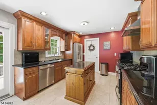 46 Westminster Dr, Parsippany, NJ 07054 - Photo 5