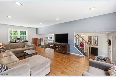 46 Westminster Dr, Parsippany, NJ 07054 - Photo 9