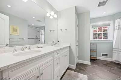 46 Westminster Dr, Parsippany, NJ 07054 - Photo 17