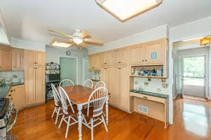 4 Hamilton Ct, Hanover Township, NJ 07981 - Photo 9