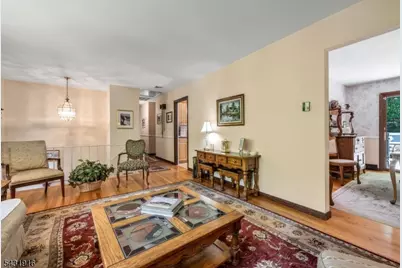 19 Rabbit Run Dr, West Milford, NJ 07435 - Photo 7