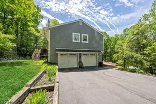 19 Rabbit Run Dr, West Milford, NJ 07435 - Photo 31