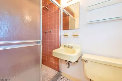27 Bartsch Ave, Woodland Park, NJ 07424 - Photo 15