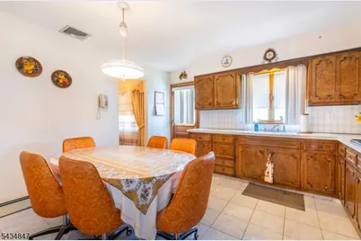 27 Bartsch Ave, Woodland Park, NJ 07424 - Photo 9