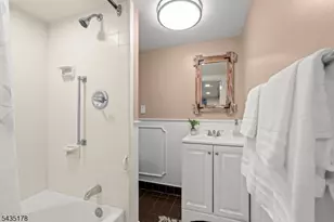 50 Colonial Way, Millburn Twp., NJ 07078 - Photo 25