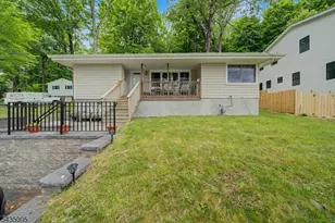 14 Valley View Dr, Rockaway Township, NJ 07866 - Photo 3