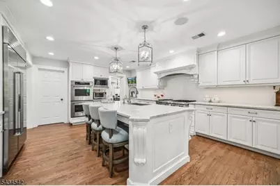 11 Cayuga Way, Millburn, NJ 07078 - Photo 9