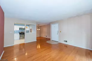 186 Larch Ln, Mahwah, NJ 07430 - Photo 5