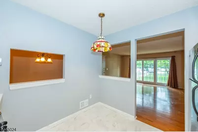 186 Larch Ln, Mahwah, NJ 07430 - Photo 9