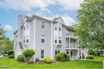 186 Larch Ln, Mahwah, NJ 07430 - Photo 1