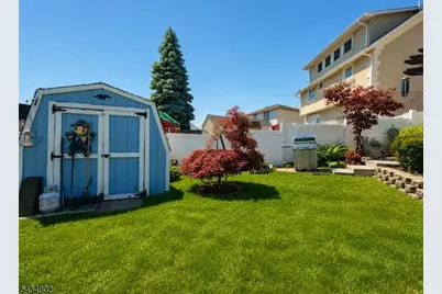 131 Long Hill Dr, Clifton, NJ 07013 - Photo 33