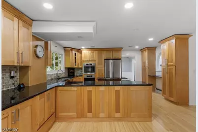 596 Terhune Dr, Wayne, NJ 07470 - Photo 15