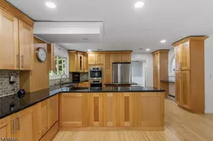 596 Terhune Dr, Wayne, NJ 07470 - Photo 15