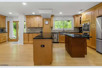 596 Terhune Dr, Wayne, NJ 07470 - Photo 19