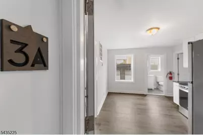 335 Henry St #3, Orange, NJ 07050 - Photo 5