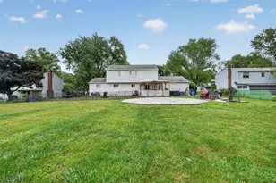 100 Coachman Dr, Florence Township, NJ 08505 - Photo 29