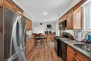 100 Coachman Dr, Florence Township, NJ 08505 - Photo 11
