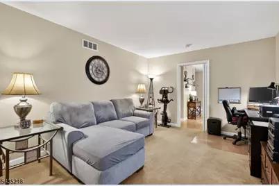 100 Coachman Drive, Florence Township, NJ 08505 - Photo 15