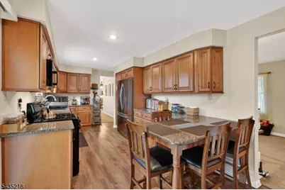 100 Coachman Drive, Florence Township, NJ 08505 - Photo 9