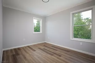 81 Hutchinson St, Clark Township, NJ 07066 - Photo 21