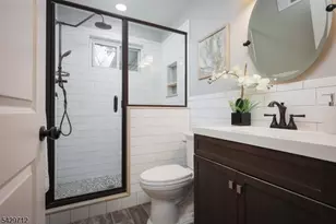 81 Hutchinson St, Clark Township, NJ 07066 - Photo 17