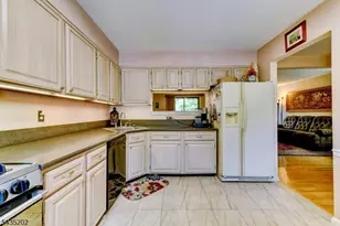 615 Revere Ct, Raritan Township, NJ 08822 - Photo 7