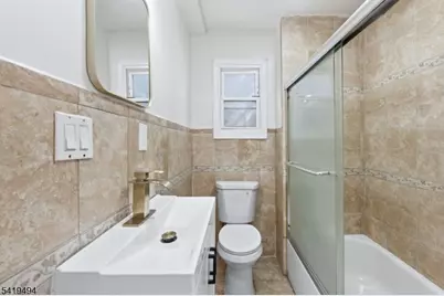 64 Willoughby St, Newark, NJ 07112 - Photo 29