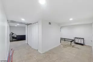 64 Willoughby St, Newark, NJ 07112 - Photo 21