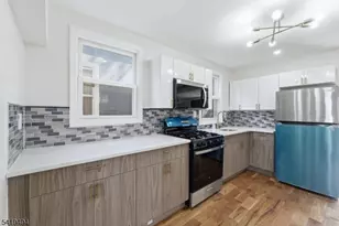64 Willoughby St, Newark, NJ 07112 - Photo 7
