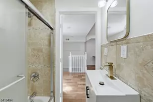 64 Willoughby St, Newark, NJ 07112 - Photo 11