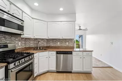 304 Heights Dr, Haledon, NJ 07508 - Photo 9