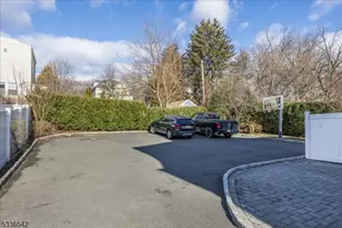 132 N Fullerton Ave, Montclair, NJ 07042 - Photo 25