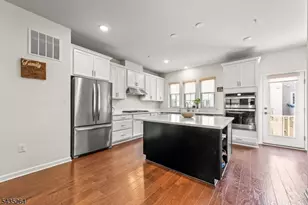 18 Cortland Ct, Livingston Twp., NJ 07039 - Photo 9