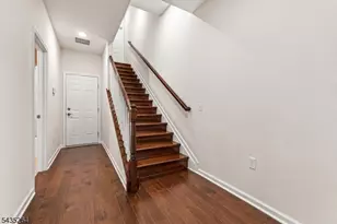 18 Cortland Ct, Livingston Twp., NJ 07039 - Photo 3