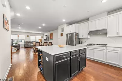 18 Cortland Ct, Livingston Twp., NJ 07039 - Photo 11