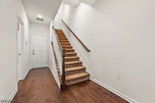 18 Cortland Ct, Livingston Twp., NJ 07039 - Photo 5