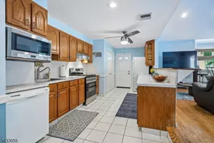 11 Lake Trail E, Wayne, NJ 07470 - Photo 13