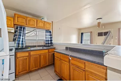 322 E Jersey St, Elizabeth, NJ 07206 - Photo 7