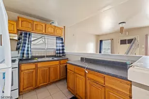 322 E Jersey St, Elizabeth, NJ 07206 - Photo 7