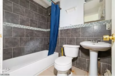 322 E Jersey St, Elizabeth, NJ 07206 - Photo 13