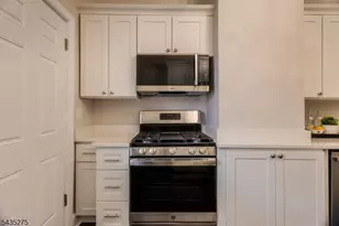 221 N Park St, East Orange, NJ 07017 - Photo 17