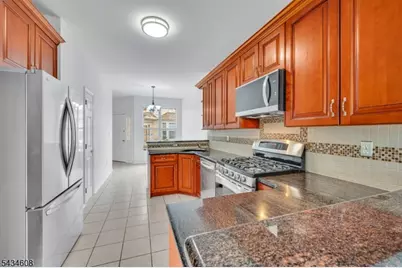 63 Albert Ct, Parsippany, NJ 07054 - Photo 5