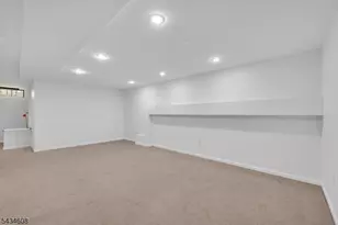 63 Albert Ct, Parsippany, NJ 07054 - Photo 27