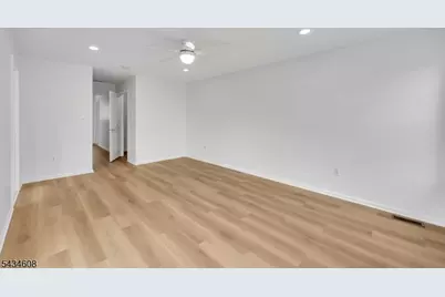 63 Albert Ct, Parsippany, NJ 07054 - Photo 17